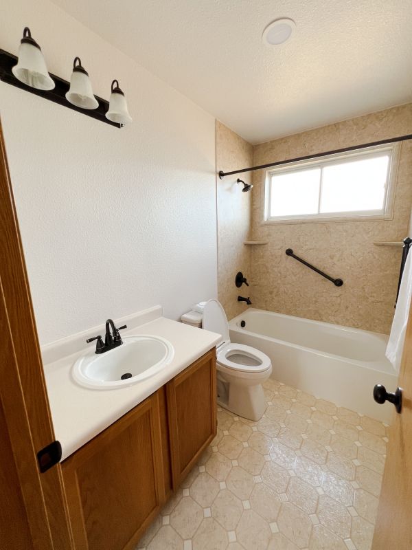 Top Bathroom Remodeling Companies in Tiverton, RI